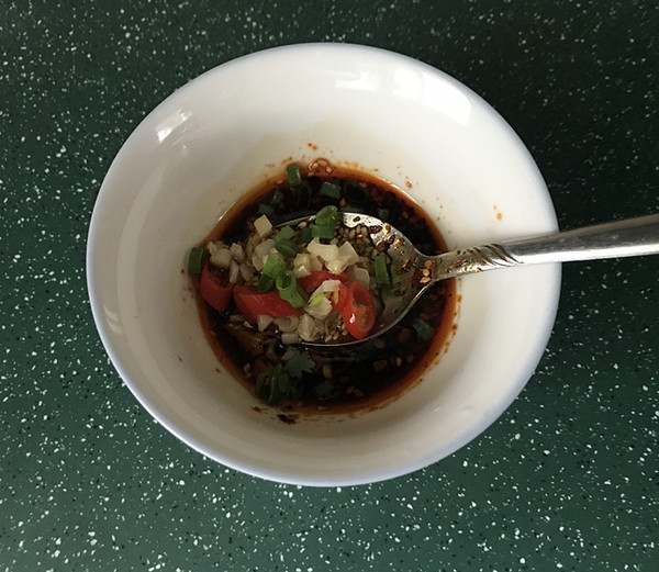 Q弹猪皮冻的做法-酸辣味冻菜谱