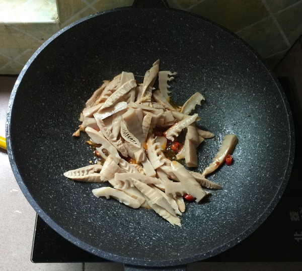 春笋炒瘦肉的做法-香辣味炒菜谱-易网健康养生网 春笋炒瘦肉的做法-香辣味炒菜谱