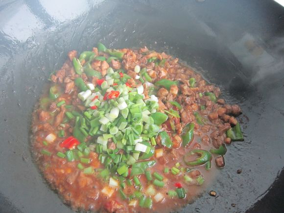 牛肉夹饼的做法-家常味炒菜谱