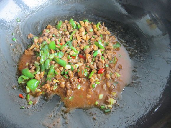 牛肉夹饼的做法-家常味炒菜谱