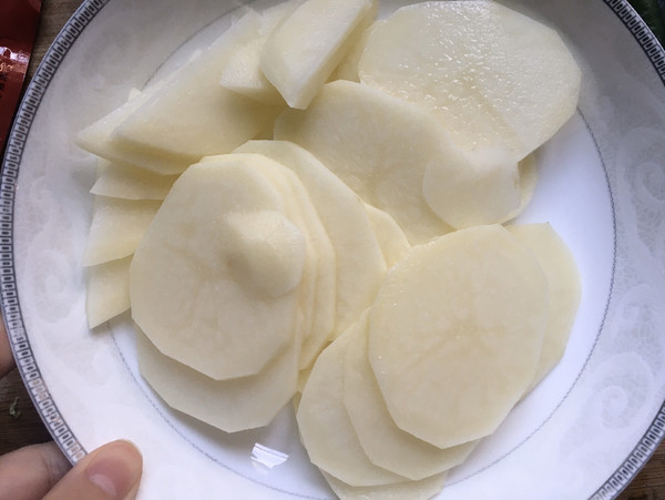 水晶土豆丸子的做法-家常味蒸菜谱