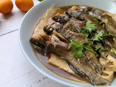 小黄鱼炖豆腐的做法-咸鲜味炖菜谱
