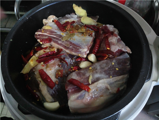 香辣卤牛肉的做法-香辣味卤菜谱-易网健康养生网 香辣卤牛肉的做法-香辣味卤菜谱