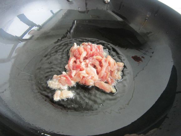 金针菇黑木耳炒肉丝的做法-咸鲜味炒菜谱