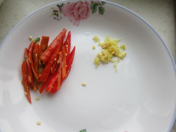 金针菇黑木耳炒肉丝的做法-咸鲜味炒菜谱