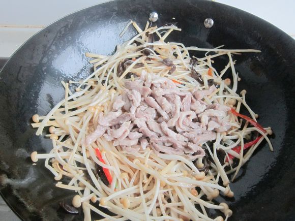 金针菇黑木耳炒肉丝的做法-咸鲜味炒菜谱