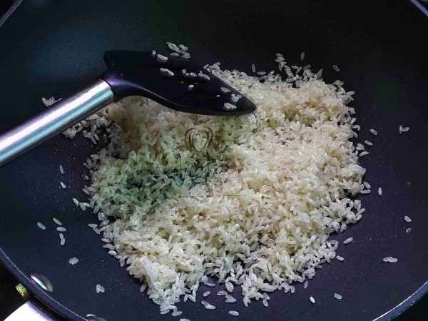腊肉土豆焖饭的做法-家常味焖菜谱