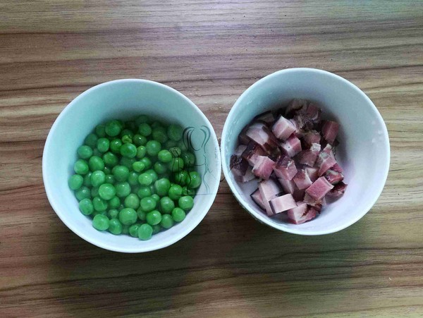腊肉土豆焖饭的做法-家常味焖菜谱