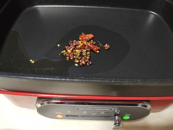 麻辣炒凉粉的做法-麻辣味炒菜谱