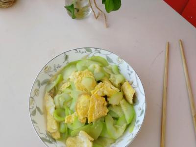 嫩西葫芦炒鸡蛋的做法-家常味炒菜谱