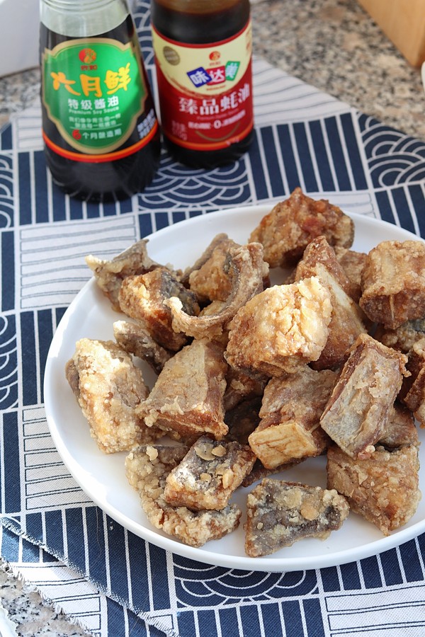 香酥老板鱼的做法-家常味炸菜谱