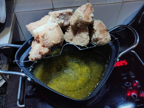 香酥老板鱼的做法-家常味炸菜谱