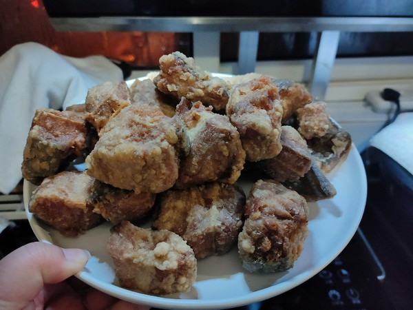 香酥老板鱼的做法-家常味炸菜谱
