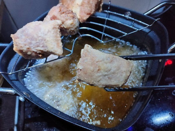 香酥老板鱼的做法-家常味炸菜谱