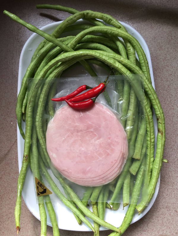 火腿肉炒豆角末的做法-家常味炒菜谱