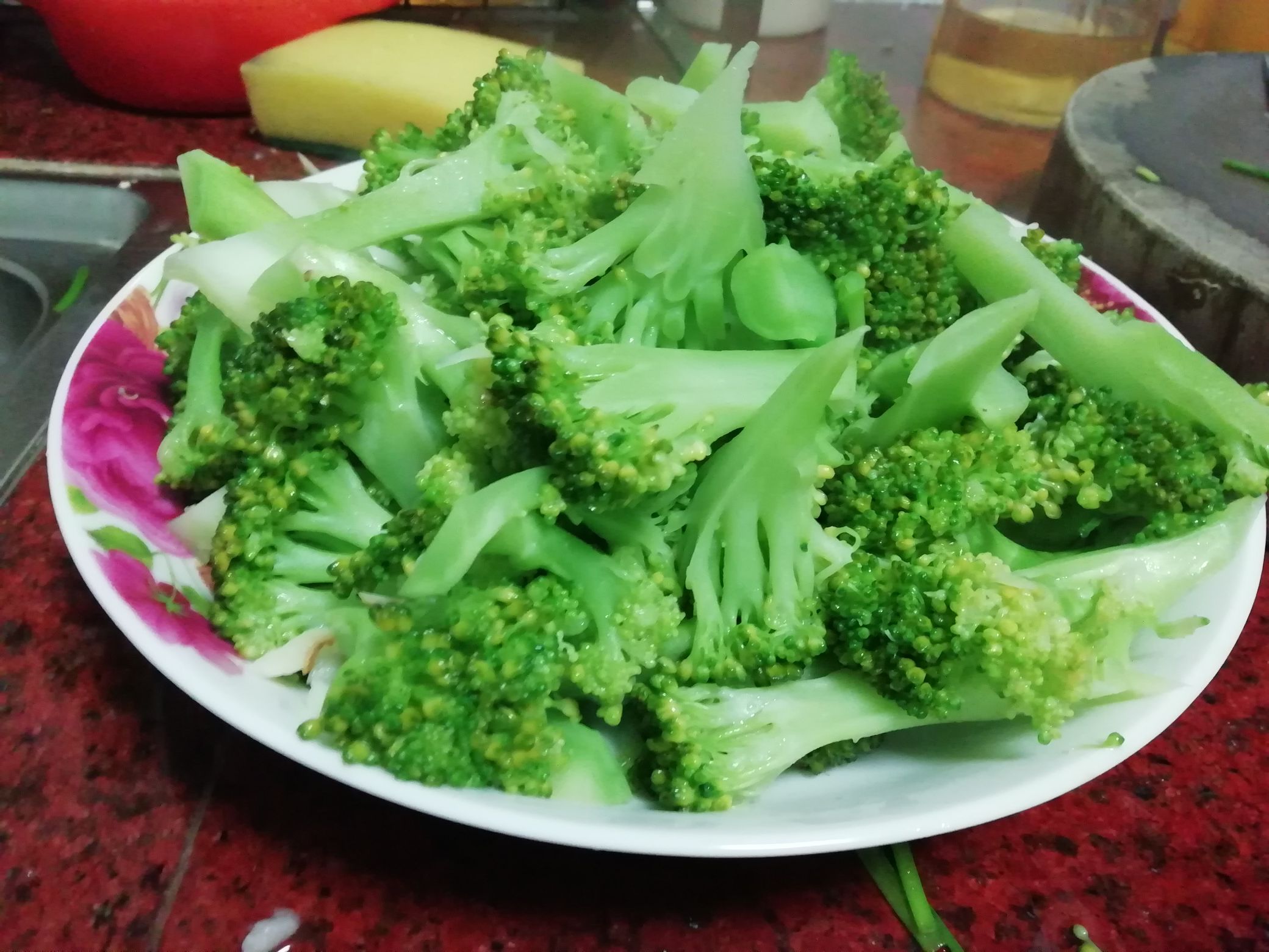 浇汁西兰花的做法-家常味煮菜谱