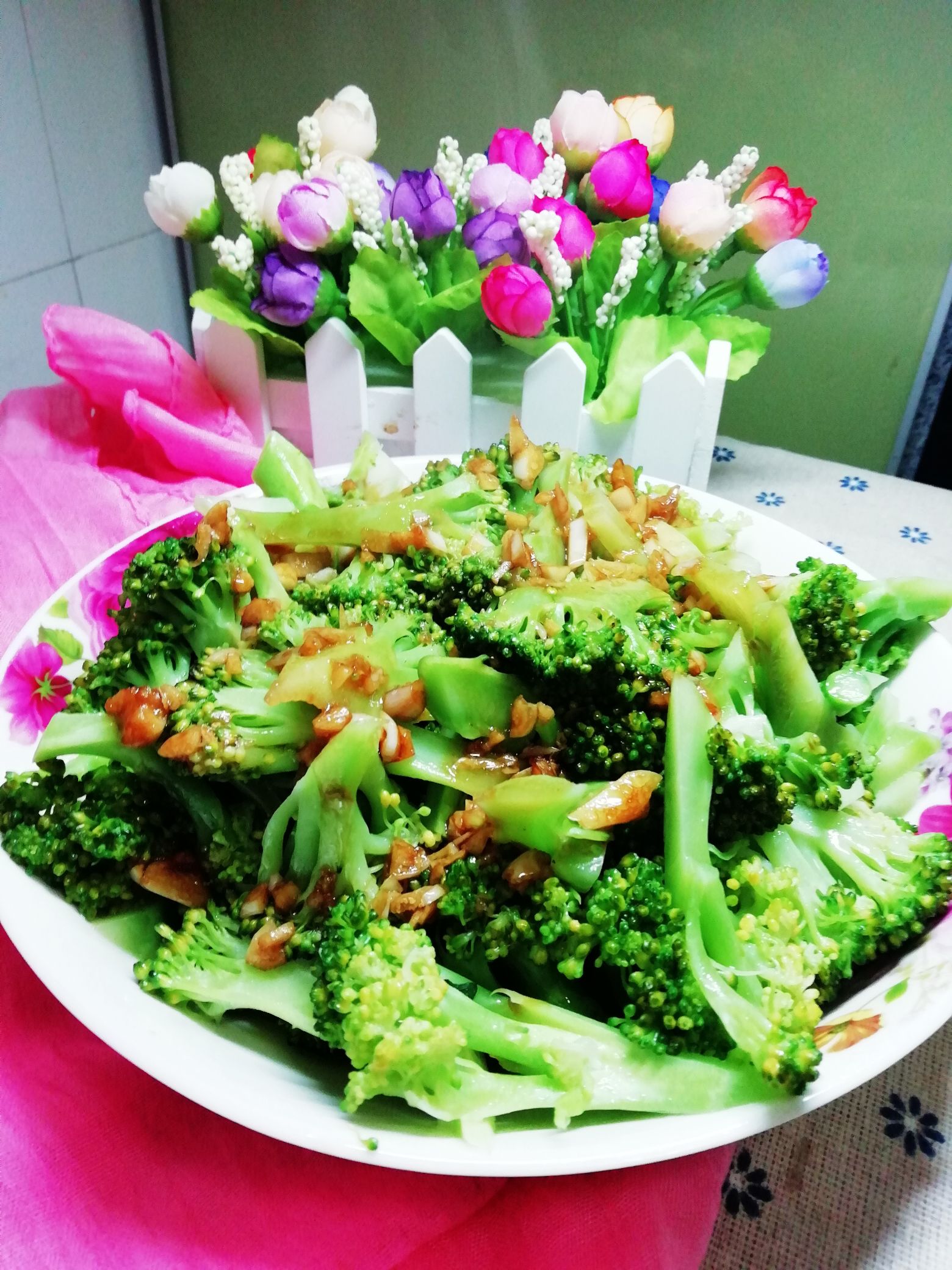 浇汁西兰花的做法-家常味煮菜谱-易网健康养生网 浇汁西兰花的做法-家常味煮菜谱