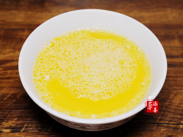 【添喜的厨房】蛤蜊蒸蛋的做法-咸鲜味蒸菜谱