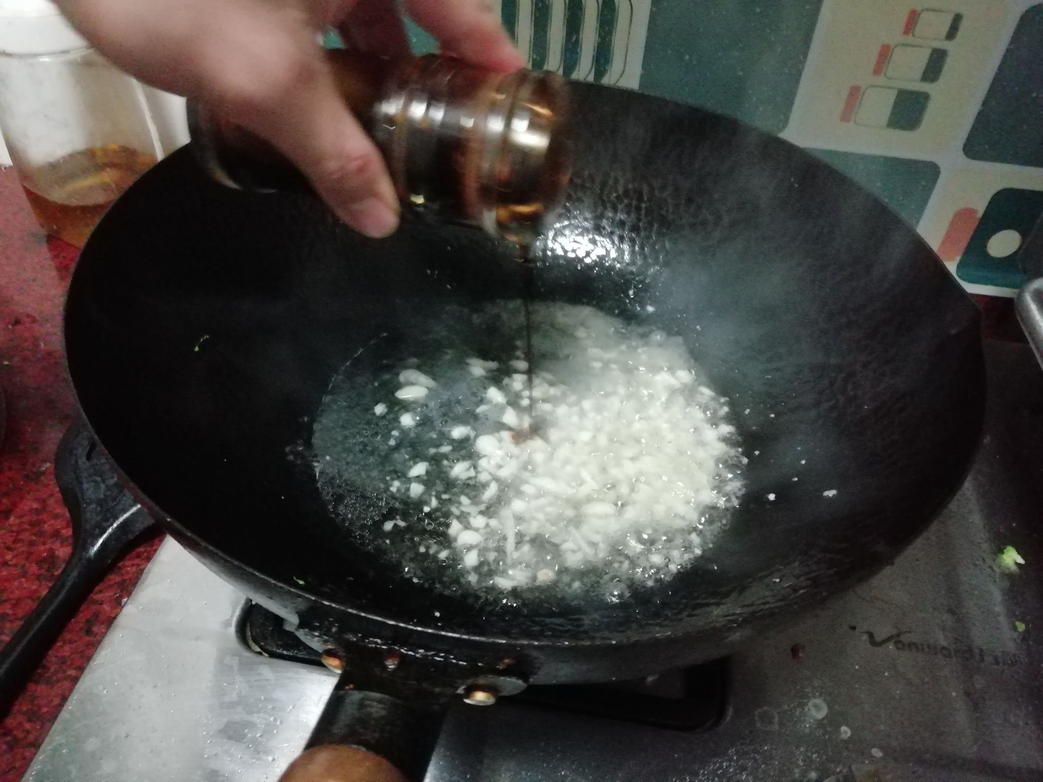 浇汁西兰花的做法-家常味煮菜谱