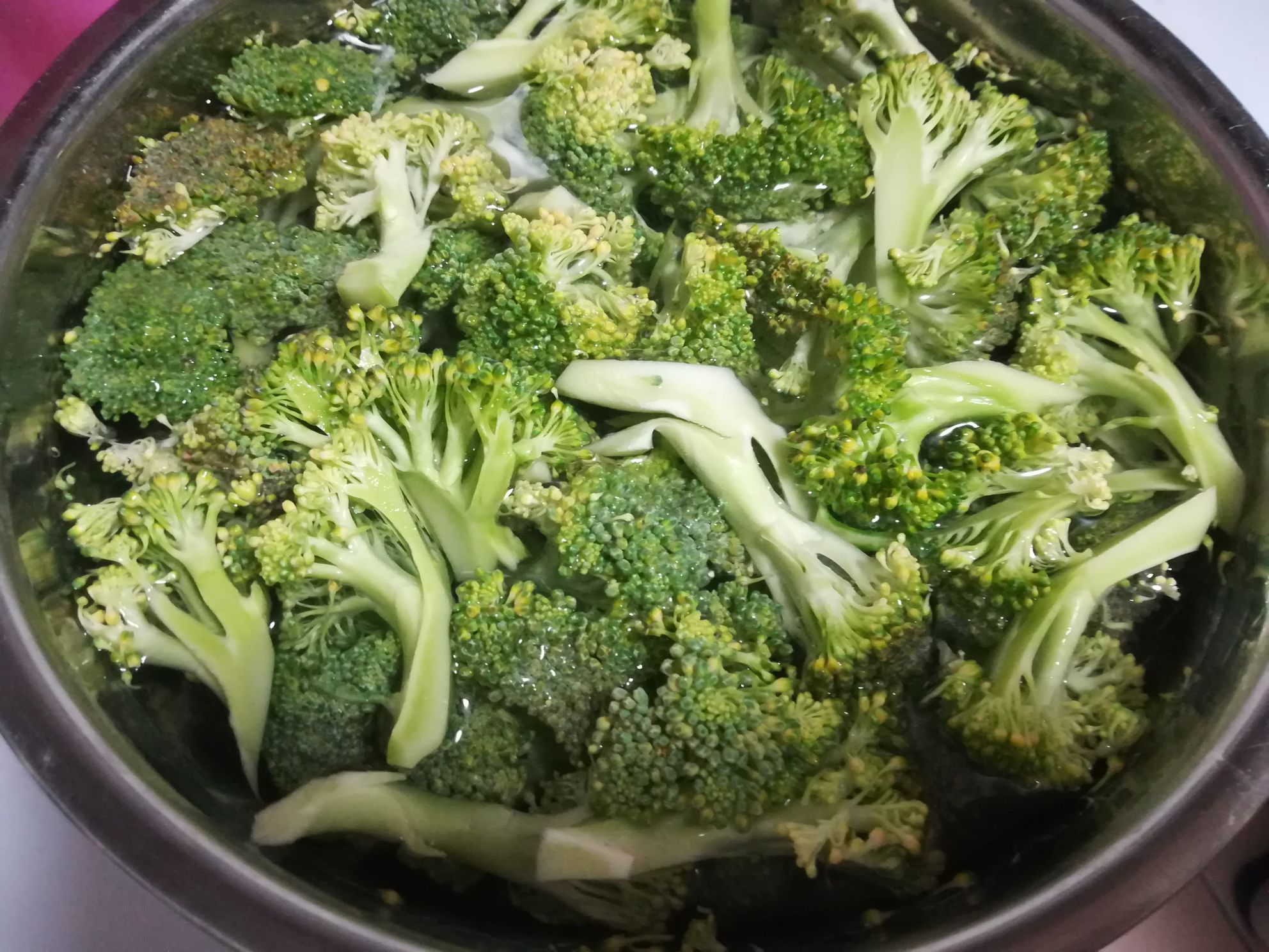 浇汁西兰花的做法-家常味煮菜谱
