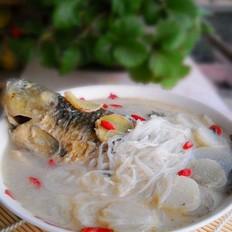 山药鲫鱼粉丝的做法-咸鲜味炖菜谱