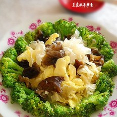 兰花双耳炒蛋的做法-家常味炒菜谱