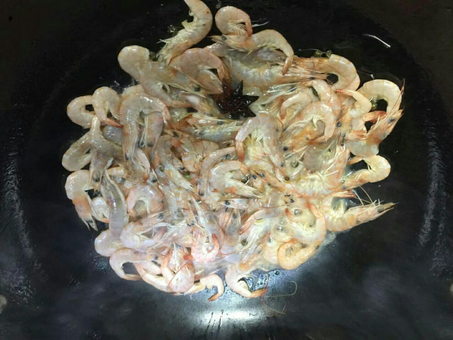 爆炒河虾的做法-家常味炒菜谱