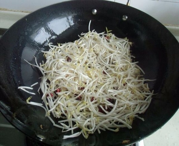 韭菜绿豆芽炒鸡蛋的做法-家常味炒菜谱