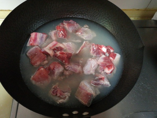 糖醋排骨的做法-酸甜味熘菜谱-易网<a href=http://www.bryss.cn/ target=_blank class=infotextkey>健康养生</a>网 糖醋排骨的做法-酸甜味熘菜谱