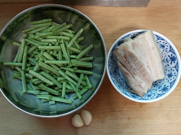 回锅肉炒长豆角的做法-家常味炒菜谱-易网健康养生网 回锅肉炒长豆角的做法-家常味炒菜谱