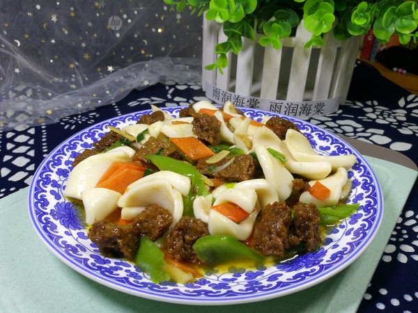 鱿鱼烩烤麸的做法-家常味烩菜谱-易网健康养生网 鱿鱼烩烤麸的做法-家常味烩菜谱