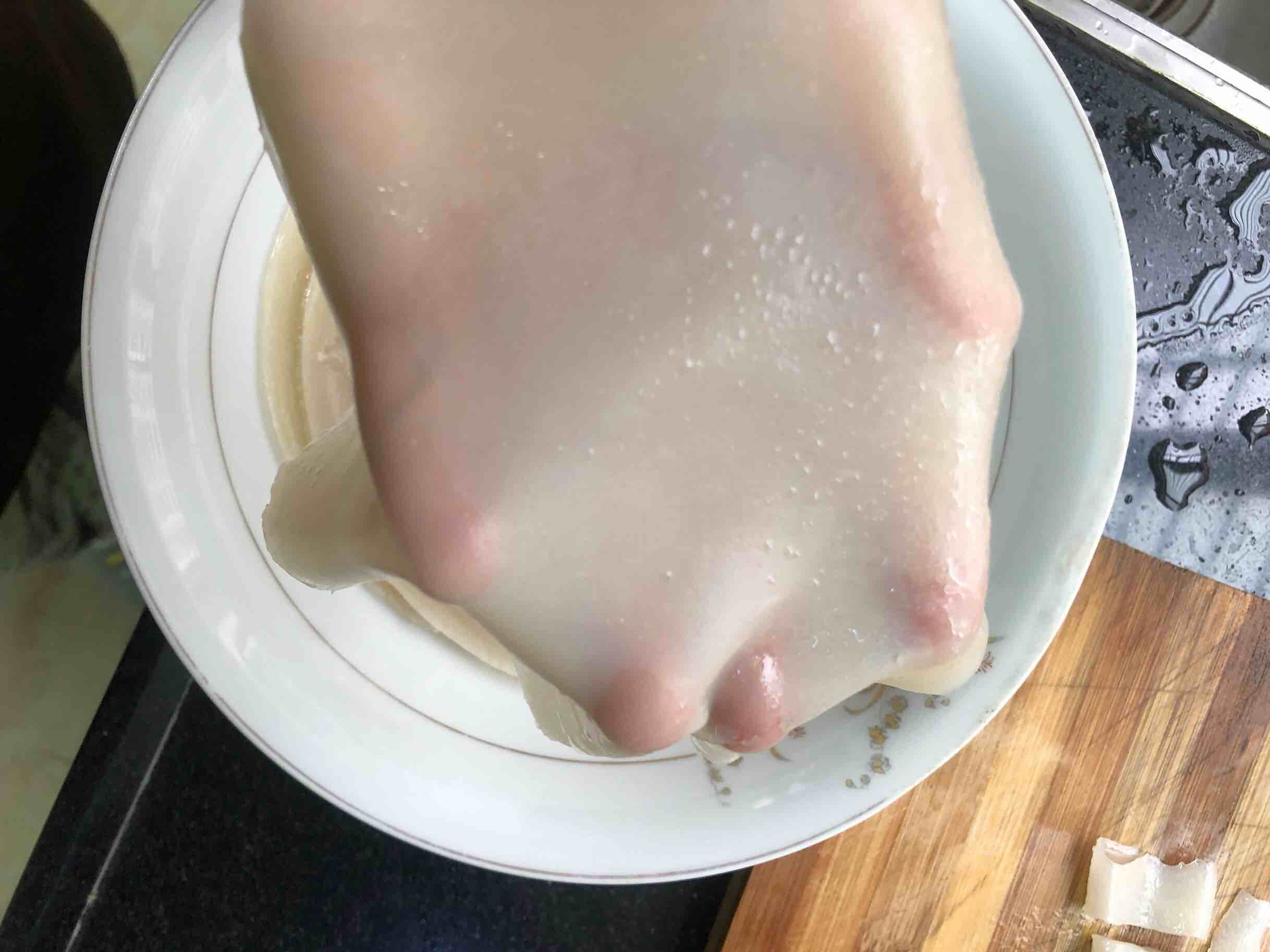 简单易做滴凉皮的做法-酸辣味蒸菜谱-易网健康养生网 简单易做滴凉皮的做法-酸辣味蒸菜谱