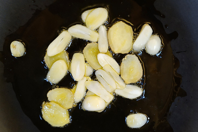 辣子鸡丁的做法-麻辣味炒菜谱