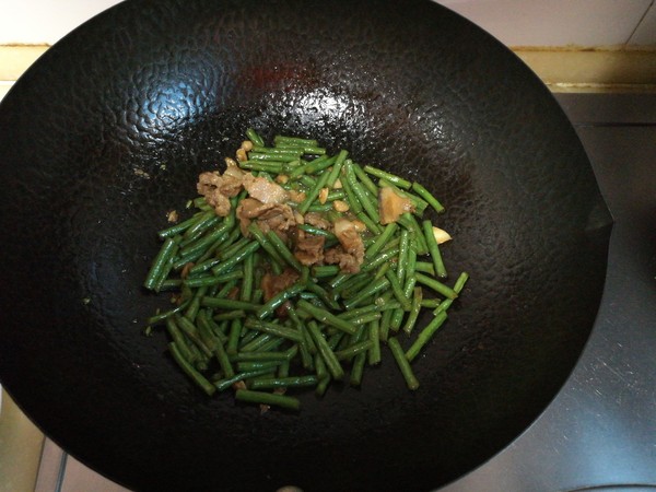 回锅肉炒长豆角的做法-家常味炒菜谱-易网健康养生网 回锅肉炒长豆角的做法-家常味炒菜谱