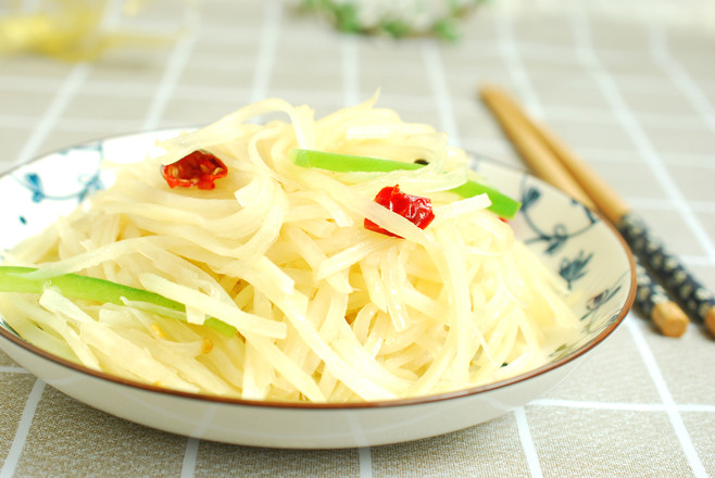 酸辣土豆丝的做法-家常味炒菜谱-易网健康养生网 酸辣土豆丝的做法-家常味炒菜谱
