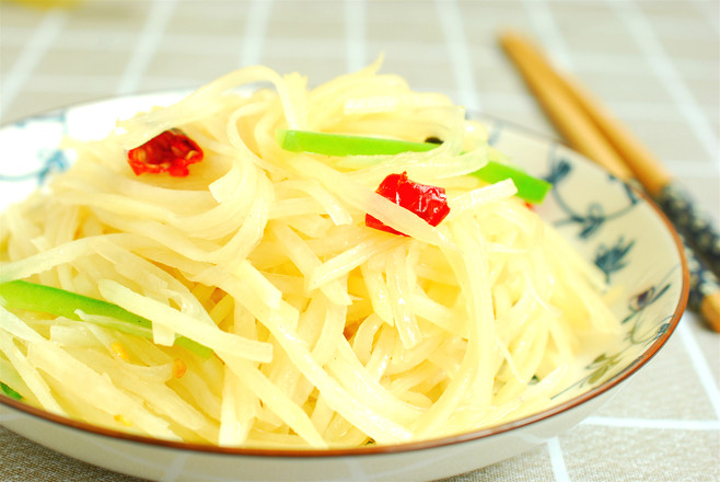 酸辣土豆丝的做法-家常味炒菜谱-易网健康养生网 酸辣土豆丝的做法-家常味炒菜谱