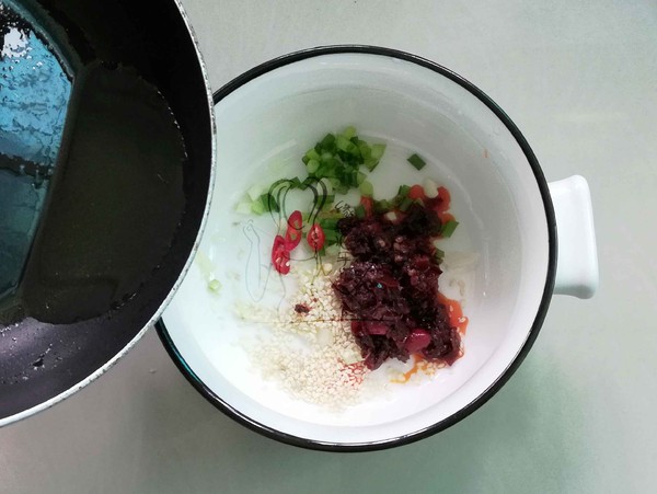 酸汤鱼丸乌冬面的做法-酸辣味煮菜谱
