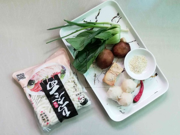 酸汤鱼丸乌冬面的做法-酸辣味煮菜谱