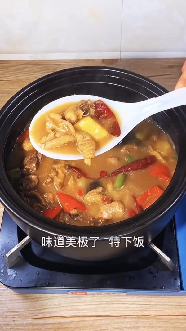黄焖鸡的做法-咸鲜味焖菜谱