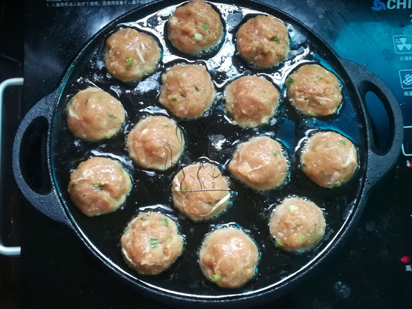 鸡肉丸子的做法-麻辣味煎菜谱