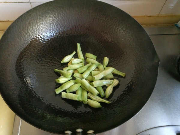 土豆豆角炖鸡翅的做法-家常味炖菜谱