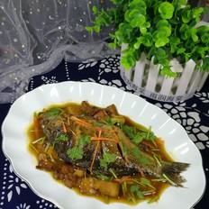 回锅肉炖鲫鱼的做法-家常味炖菜谱