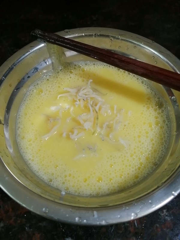白饭鱼煎蛋的做法-家常味煎菜谱