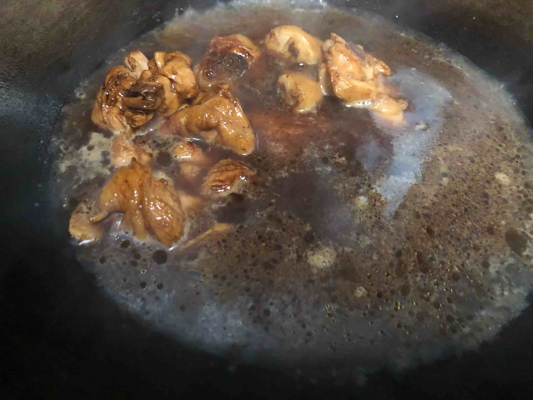 土豆烧鸡腿的做法-家常味烧菜谱