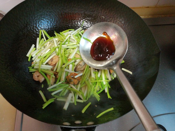蒜黄炒贻贝虾仁的做法-家常味炒菜谱