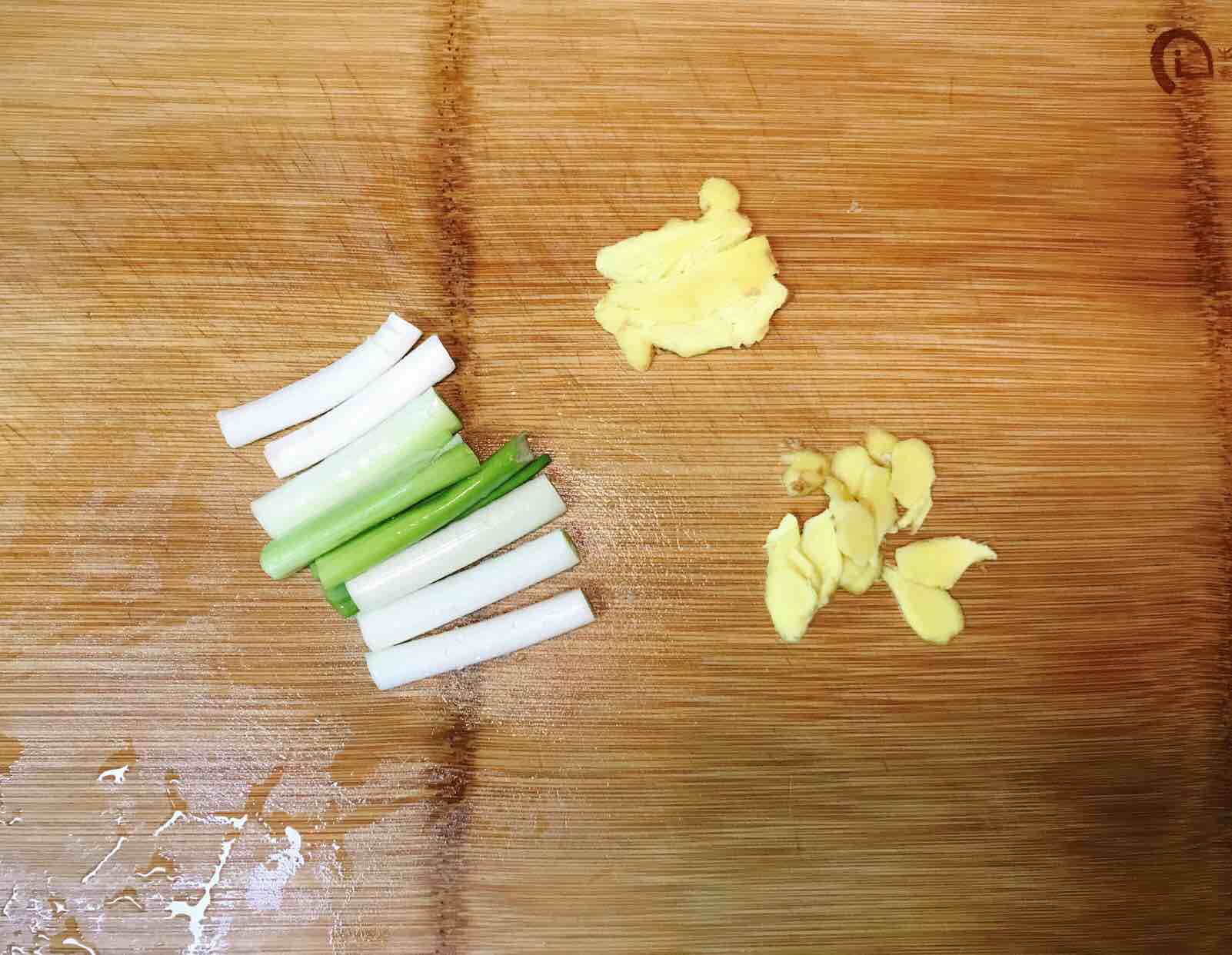 牛尾骨炖萝卜的做法-家常味炖菜谱-易网健康养生网 牛尾骨炖萝卜的做法-家常味炖菜谱