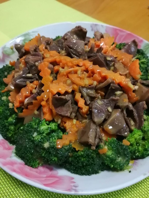 鸭胗西兰花的做法-家常味煮菜谱-易网健康养生网 鸭胗西兰花的做法-家常味煮菜谱