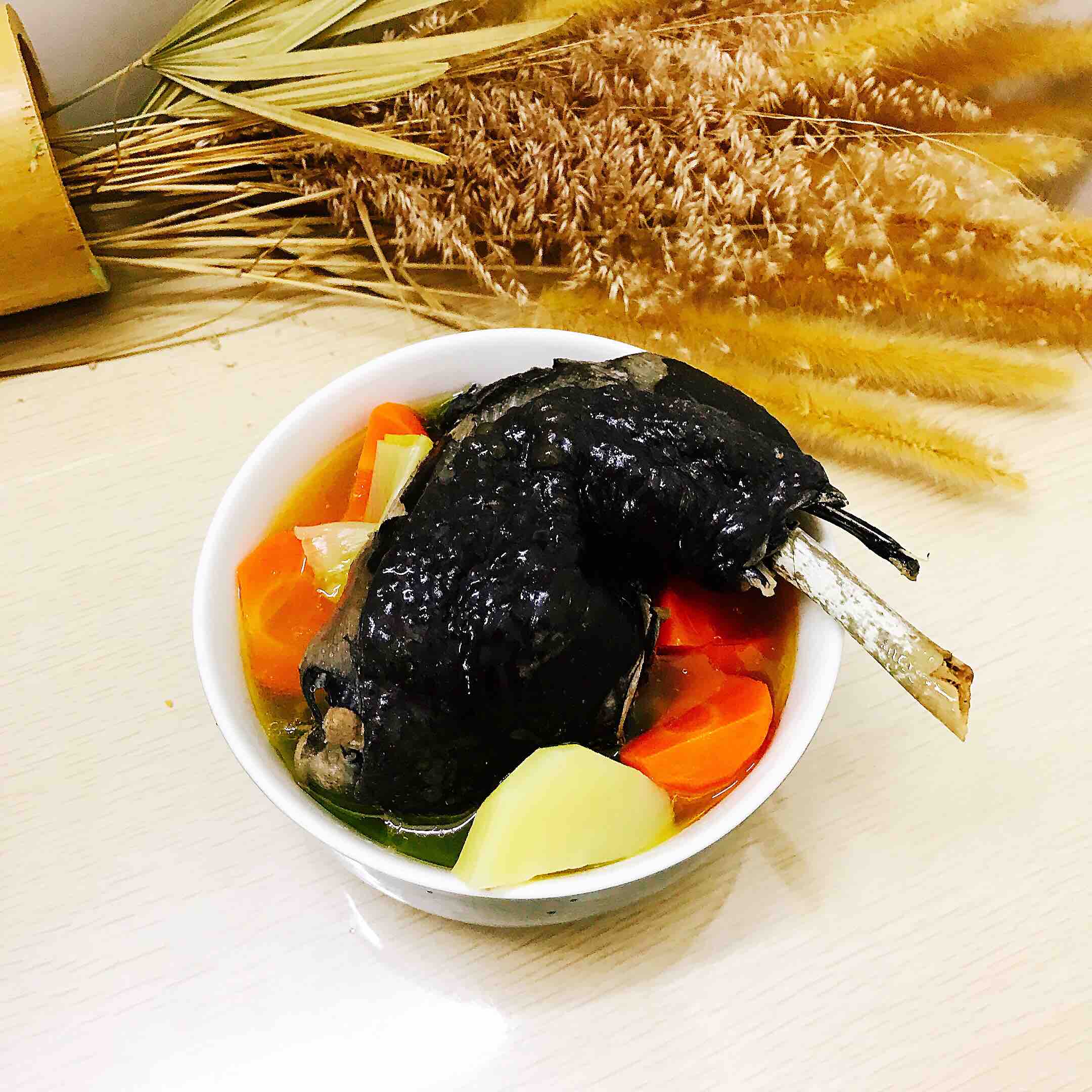 胡萝卜炖乌鸡汤的做法-咸鲜味煲菜谱
