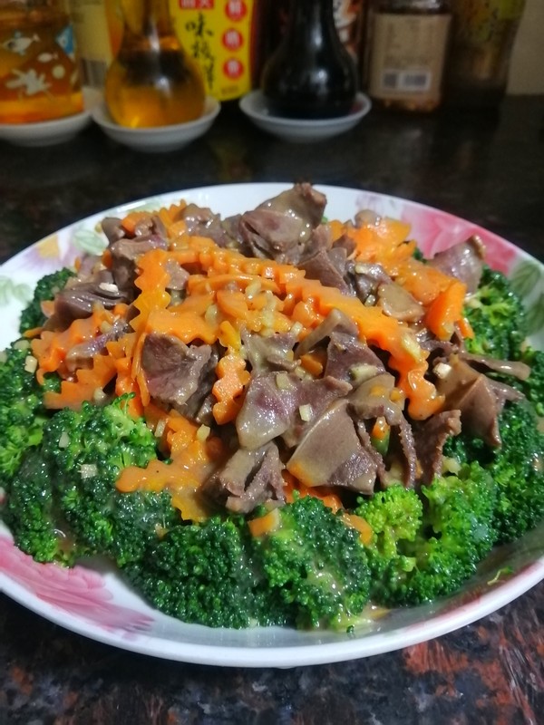 鸭胗西兰花的做法-家常味煮菜谱-易网健康养生网 鸭胗西兰花的做法-家常味煮菜谱