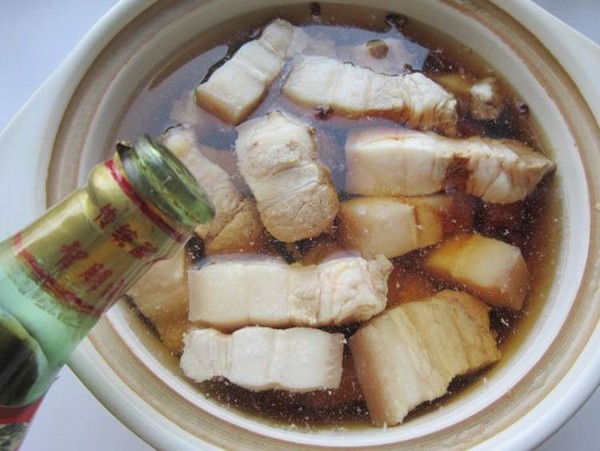 莲藕肉煲的做法-家常味炖菜谱-易网健康养生网 莲藕肉煲的做法-家常味炖菜谱